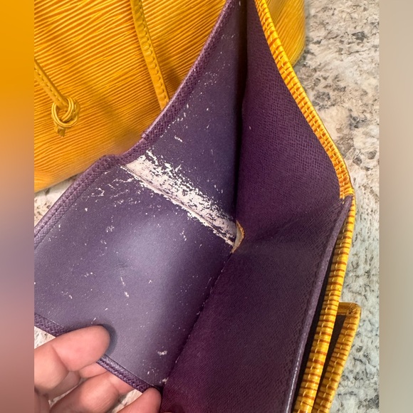 GUC✨LOUIS VUITTON BUNDLE Handbag & Wallet Epi Petit Noe CALLOUTS IN PHOTOS - Picture 11 of 16